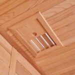 Moderne Infrarotkabine in einem stilvollen Wohnraum für optimale Entspannung.