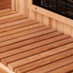 Moderne Infrarotkabine in einem stilvollen Wohnraum für optimale Entspannung.