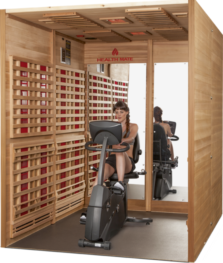 Person geniesst die entspannende Wärme in einer Infrarotkabine von Allwaspa.