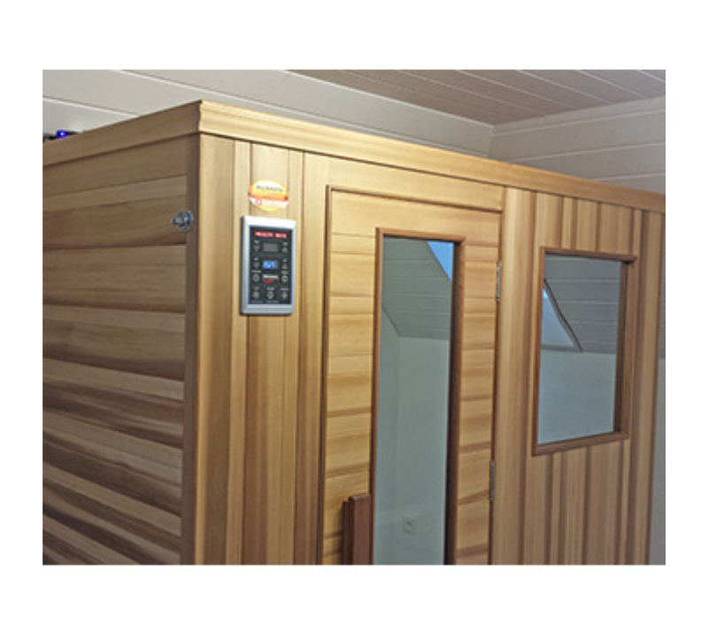 Moderne Infrarotkabine in einem stilvollen Wohnraum für optimale Entspannung.