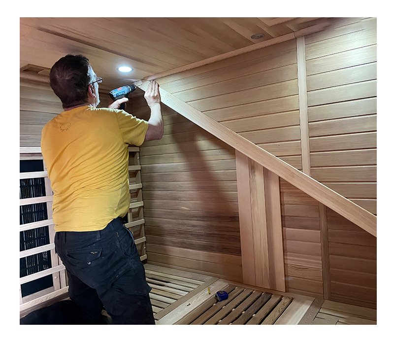 Fachmännische Installation einer Infrarotkabine durch das Allwaspa-Team.